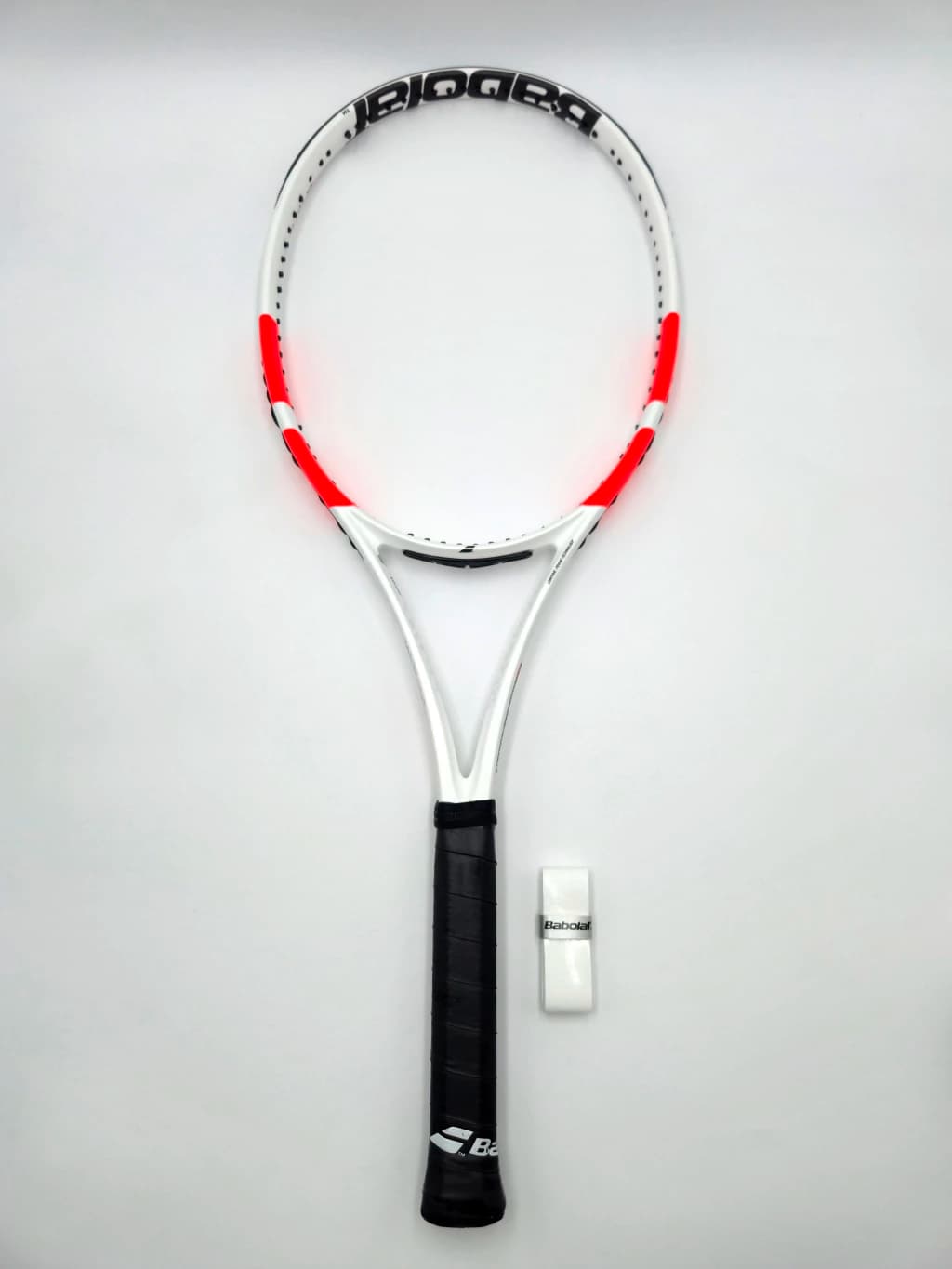 Babolat Pure Strike 18x20, 305g, Aro 98 Grip 4 1/4, Como Nueva + Cubregrip + Cuerda