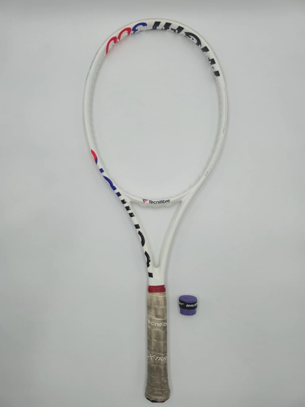 Tecnifibre T-fight 300, 16x19, 300g, Aro 100, Grip 4 3/8, Muy Buena + Cubregrip